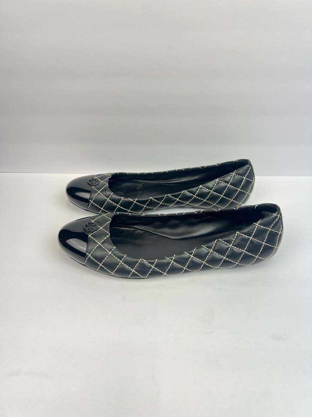 Tory Burch Kaitlin Quilted Leather Ballet Flats with Patent Cap Toe 11 M - Picture 2 of 8